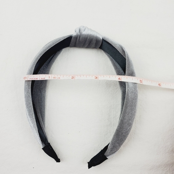 Non-Slip soft fabric knotted headband - Picture 6 of 8